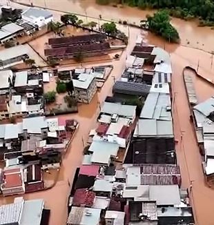 Desastre na Zona da Mata mineira após fortes chuvas no final de fevereiro (Foto: Wikipedia).
